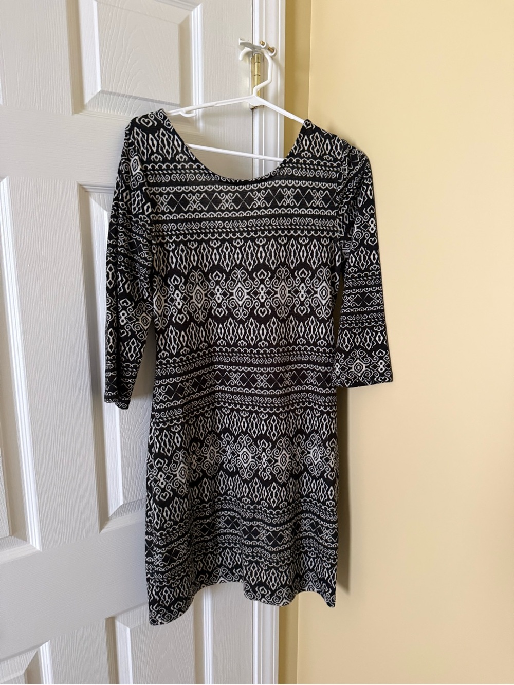 American Rag Black and White Geometric Long Sleeve Dress